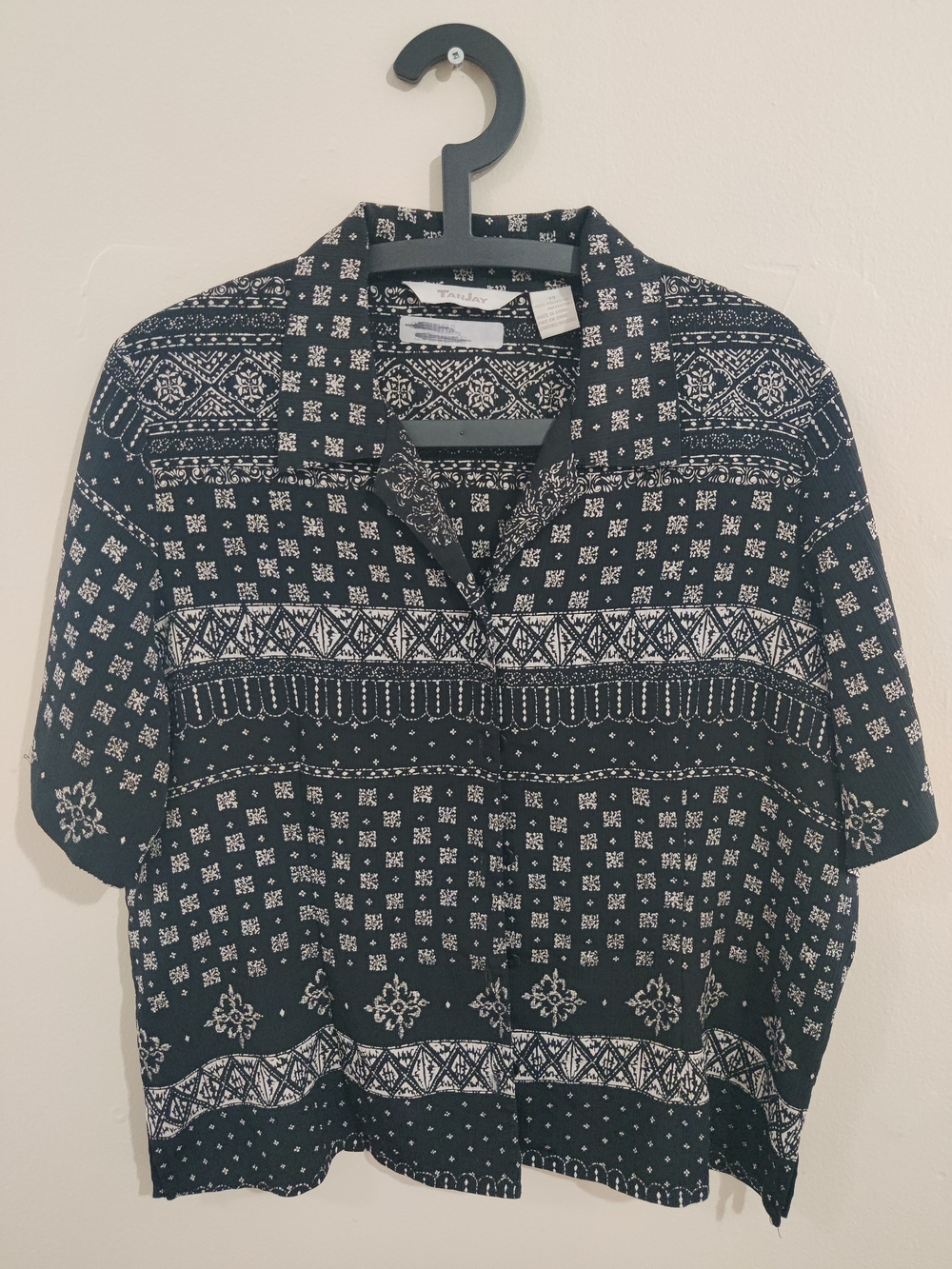 Vintage Women's Black Patterned Short Sleeve Button-Up Top